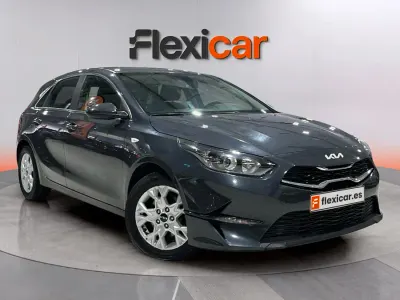 Usado Kia Ceed 136 CV (100 kW) 2023 Gris Utilitario
