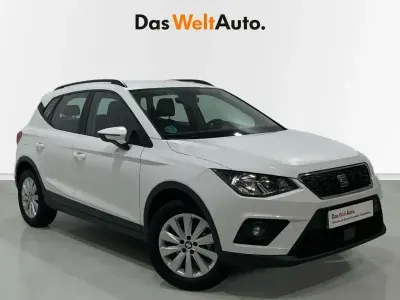 Usado Seat Arona Style 110 CV (80 kW) 2021 Blanco SUV