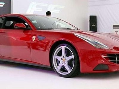 Usado Ferrari FF 661 CV (486 kW) 2015 Rojo Familiar