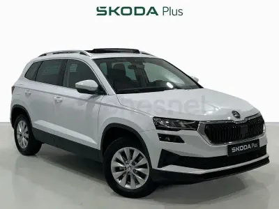 Usado Skoda Karoq Ambition 150 CV (110 kW) 2022 Blanco SUV