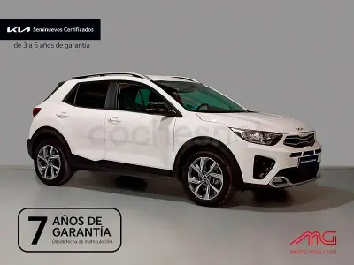 Usado Kia Stonic GT-Line 100 HP (73 kW) 2025 Branco SUV