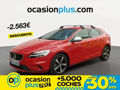 Usado Volvo V40 R-Design Momentum 152 CV (111 kW) 2018 Rojo