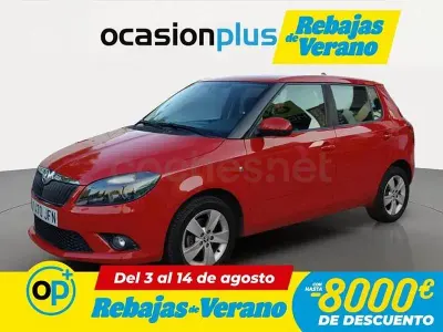 Usado Skoda Fabia Ambition 75 CV (55 kW) 2015 Rojo Berlina