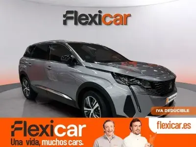 Usado Peugeot 5008 Allure 136 CV (100 kW) 2024 Gris SUV