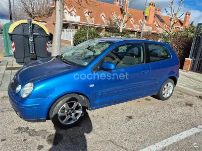 Usado VW Polo Highline 75 CV (55 kW) 2002 Azul Berlina