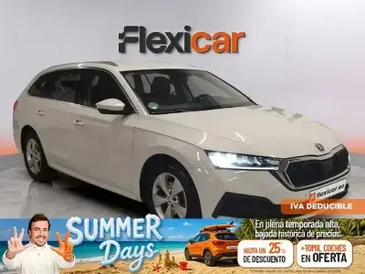 Usado Skoda Octavia 110 CV (80 kW) 2021 Blanco Familiar