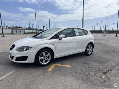 Begagnad Seat Leon Reference 90 HK (66 kW) 2011 Vit Halvkombi