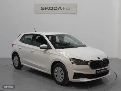 Usado Skoda Fabia Active 80 CV (58 kW) 2022 Blanco Utilitario