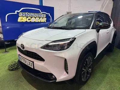 Używany Toyota Yaris Cross Connect Style 116 KM (85 kW) 2022 Biały SUV