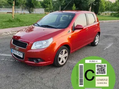 Usado Chevrolet Aveo LS 84 CV (61 kW) 2009 Burdeos Utilitario