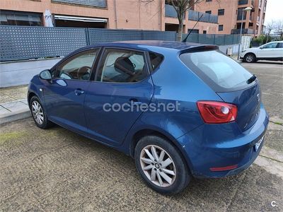 Usado Seat Ibiza I-Tech 105 CV (77 kW) 2014 Azul Berlina