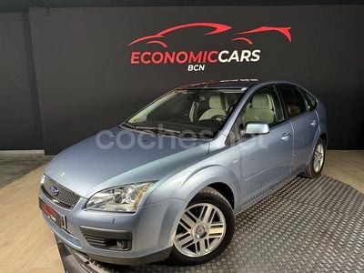 Usado Ford Focus Ghia 109 CV (80 kW) 2006 Azul Berlina