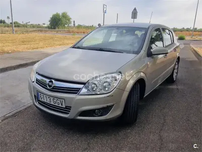 Usado Opel Astra Enjoy 100 CV (73 kW) 2008 Beige Berlina