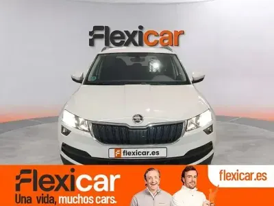 Usado Skoda Karoq Ambition 150 CV (110 kW) 2021 Blanco SUV