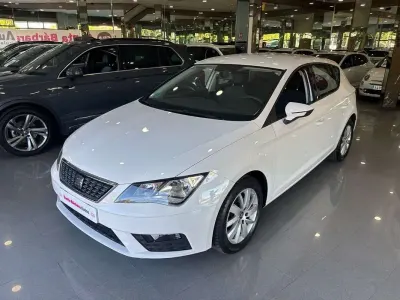 Käytetty Seat Leon Reference 115 HP (84 kW) 2019 Valkoinen Viistoperä
