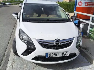 Usado Opel Zafira Tourer Excellence 130 CV (95 kW) 2012 Blanco Monovolumen