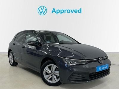 Usado VW Golf VIII Life 115 CV (84 kW) 2024 Gris / plata Berlina