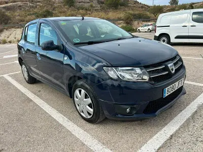 Usado Dacia Sandero Lauréate 75 CV (55 kW) 2015 Azul Berlina