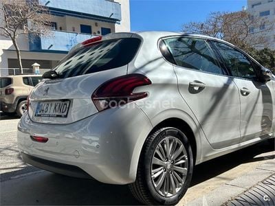 Usado Peugeot 208 82 CV (60 kW) 2018 Blanco Utilitario
