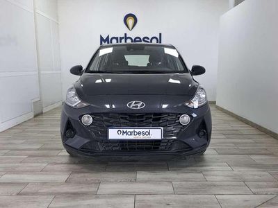 Usado Hyundai i10 67 CV (49 kW) 2021 Gris Utilitario