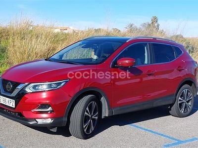 Usado Nissan Qashqai N-Connecta 115 CV (84 kW) 2018 Granate SUV