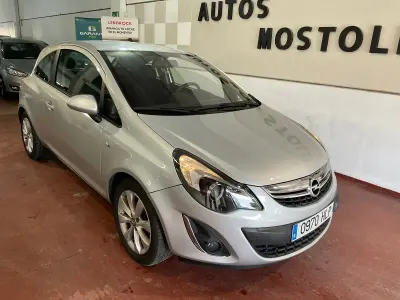 Usado Opel Corsa Expression 100 CV (73 kW) 2012 Gris Utilitario