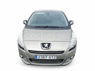 Beige Usado 2010 Peugeot 5008 Premium Monovolumen | 5999 € (Buen precio)