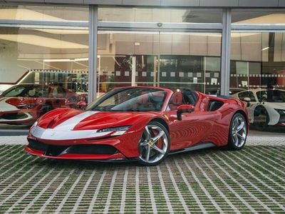Käytetty Ferrari SF90 1000 HP (735 kW) 2022 Punainen Avoauto