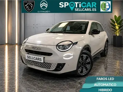 Usado Fiat 600 136 CV (100 kW) 2025 Beige SUV