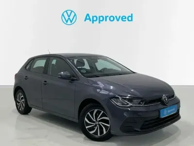 Usado VW Polo Life 95 CV (69 kW) 2023 Gris Utilitario