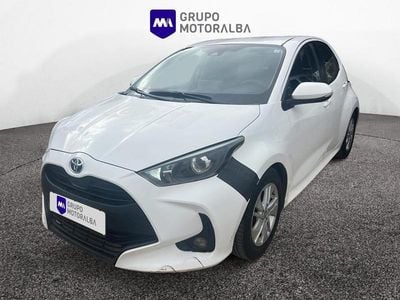 Usado Toyota Yaris Business Edition 116 CV (85 kW) 2022 Blanco Utilitario
