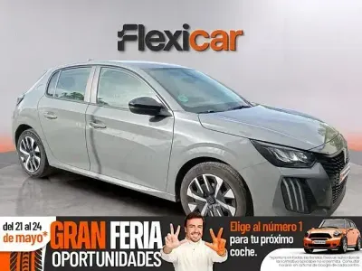 Usado Peugeot 208 Allure 100 CV (73 kW) 2024 Gris Utilitario