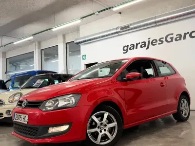Usado VW Polo 75 CV (55 kW) 2011 Rojo Utilitario