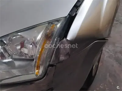 Usado Ford Focus Trend 100 CV (73 kW) 2006 Gris / plata Familiar