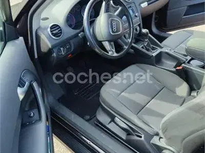 Usado Audi A3 Ambition 105 CV (77 kW) 2010 Gris / plata Utilitario