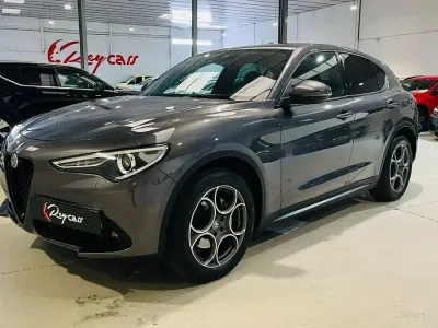 Usado Alfa Romeo Stelvio Sprint 190 CV (139 kW) 2022 Gris SUV