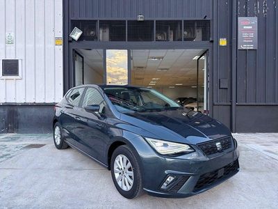 Usado Seat Ibiza Style 110 CV (80 kW) 2023 Gris / plata Utilitario