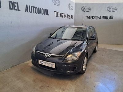 Usado Hyundai i30 Comfort 90 CV (66 kW) 2010 Negro Berlina