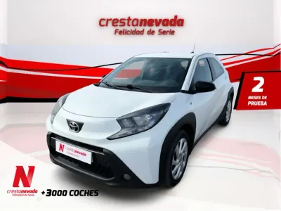 Usado Toyota Aygo X Play 72 CV (52 kW) 2022 Blanco SUV
