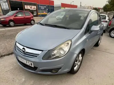 Usado Opel Corsa Enjoy 75 HP (55 kW) 2007 Cinzento Citadino