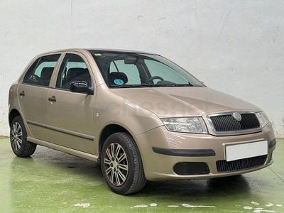 Usado Skoda Fabia 64 HP (47 kW) 2006 Castanho Sedan