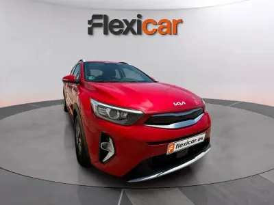 Usado Kia Stonic 101 CV (74 kW) 2024 Rojo SUV