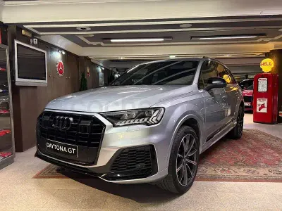 Usado Audi Q7 286 CV (210 kW) 2023 Gris / plata SUV