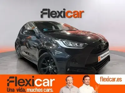 Usado Toyota Yaris Active 116 CV (85 kW) 2023 Negro Utilitario