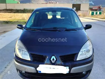 Usado Renault Scenic E-Tech Dynamique 105 CV (77 kW) 2006 Negro Monovolumen