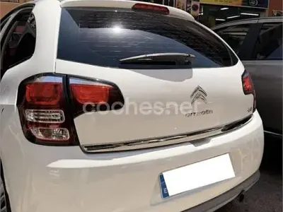 Usado Citroën C3 Attraction 68 CV (50 kW) 2016 Blanco Berlina