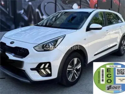Usado Kia Niro 141 CV (103 kW) 2020 Blanco SUV