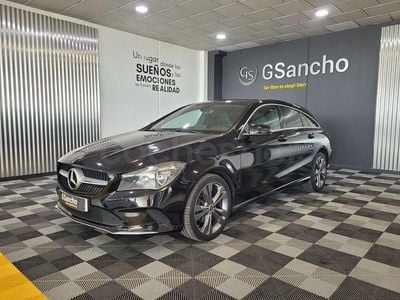 Usado Mercedes CLA200 Shooting Brake 136 CV (100 kW) 2018 Negro Familiar