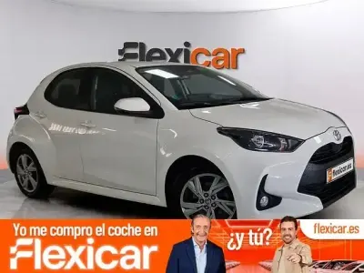 Usado Toyota Yaris Active 116 CV (85 kW) 2025 Blanco Utilitario