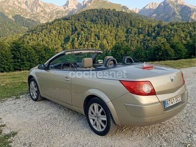 Usado Renault Mégane Cabriolet Privilege 135 CV (99 kW) 2005 Beige Descapotable